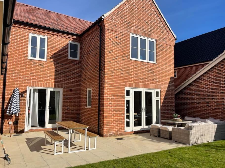 Stunning! Beautiful Contemporary Property In Holt, Norfolk 霍尔特 外观 照片